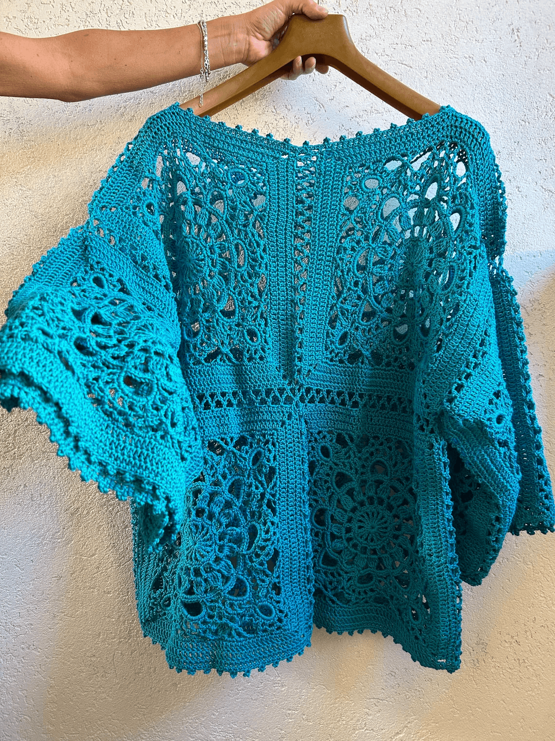 Floreva Bloom sweater crochet pattern